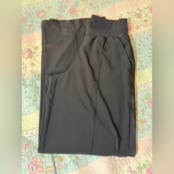 Athleta Nolita Wide Leg Pants in Black: Size 6 - Picture 8 of 11